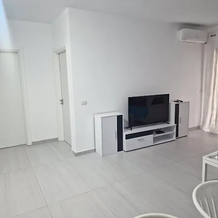 Joanna Apartment